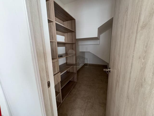 Casa en renta en privada con alberca en Juriquilla