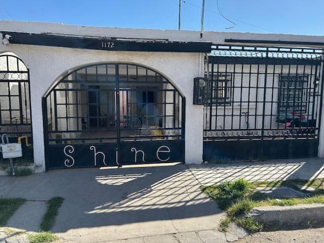 Casa sola en venta en Los Nogales, Juárez, Chihuahua