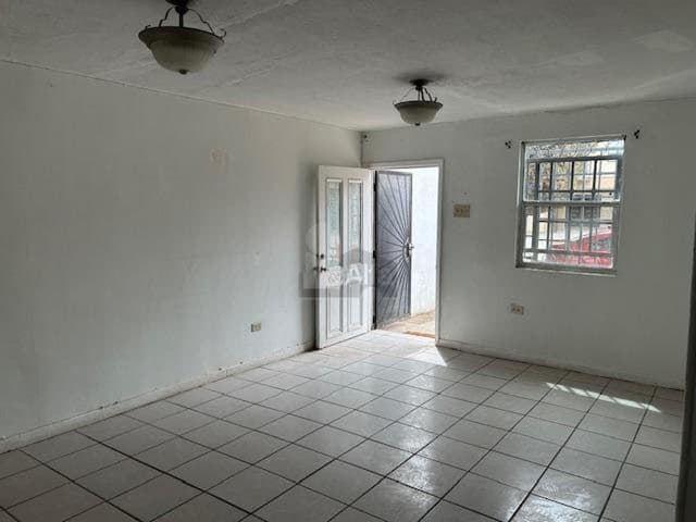 Casa sola en venta en Los Nogales, Juárez, Chihuahua