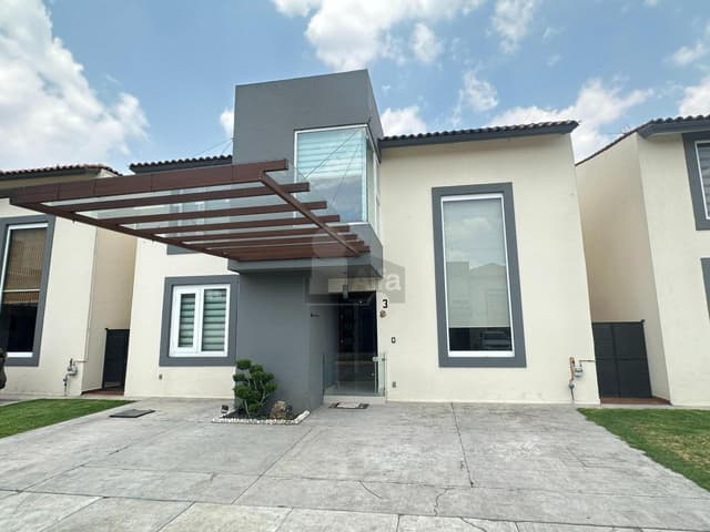 Casa en condominio en venta en La Providencia, Metepec, México