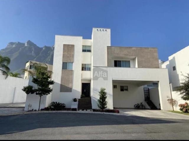 Casa en renta, Cumbres Madeira, Monterrey, Nuevo León.