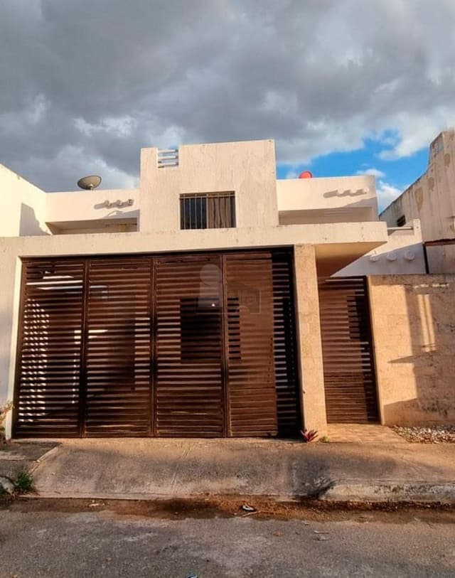 Casa en Renta en las Americas. 3 recamaras, 1 baño y medio, cochera techada.