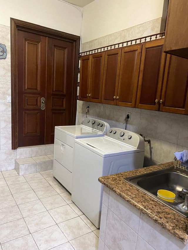 Casa en venta, Cumbres 5 sector, Monterrey, Nuevo León.