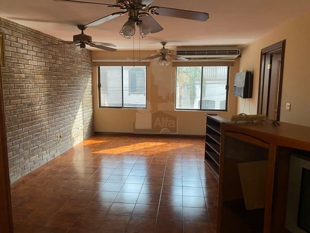 Casa en venta, Cumbres 5 sector, Monterrey, Nuevo León.