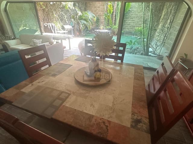 Casa en Renta o Venta comercio u oficinas a 5 min de Plaza mayor en Valle del Campestre, LEON, GTO.
