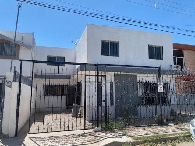 Casa sola en venta en Monumental, Juárez, Chihuahua