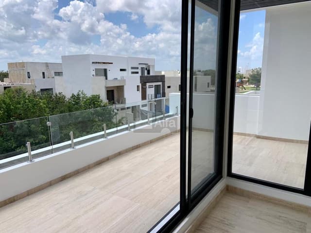 Casa en Venta o Renta RIO Residencial de 5 recamaras, SMZ-327, Cancún Quintana Roo