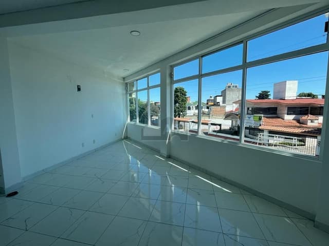 Local comercial en renta de 40 m2 en Av. Morelos, Centro de Metepec.