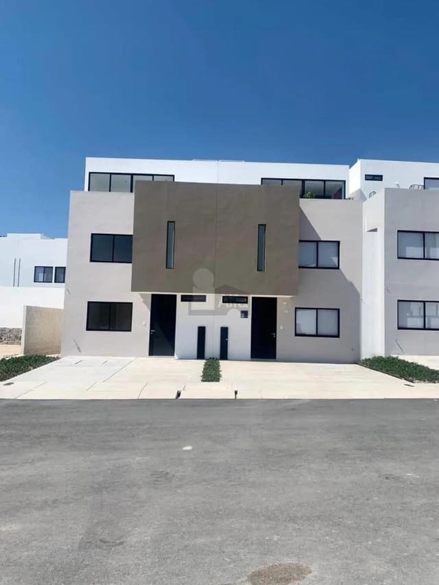 CASA EN VENTA EN ZAKIA, CON ROOF GARDEN