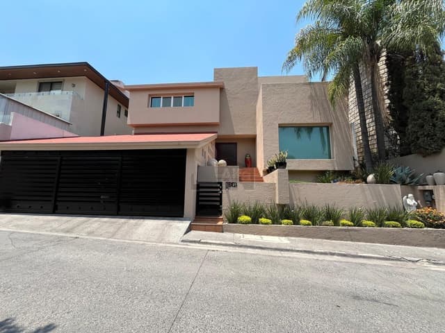 Casa en venta, Bosquencino, Monterrey, Nuevo León.  Totalmente equipada y amueblada