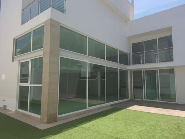 Venta de casa en Metepec, casa de tres niveles ubicada en eel Residencial Villas del Bicentenario