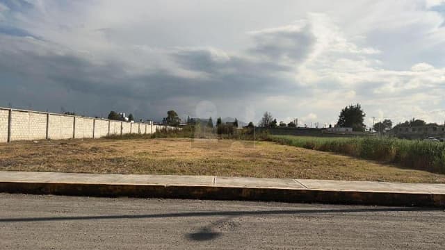 Terreno habitacional en venta en Lázaro Cárdenas, Metepec, México