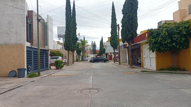 Casa en Venta en Privada Valle de Bravo II, San Luis Potosí por plaza El Dorado