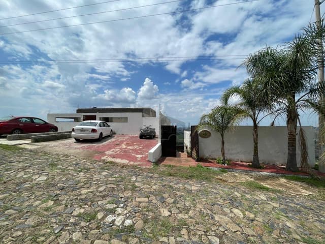 Casa para terminar o remodelar en el Fraccionamiento Pedregal de San Miguel, Tlajomulco de Zúñiga.