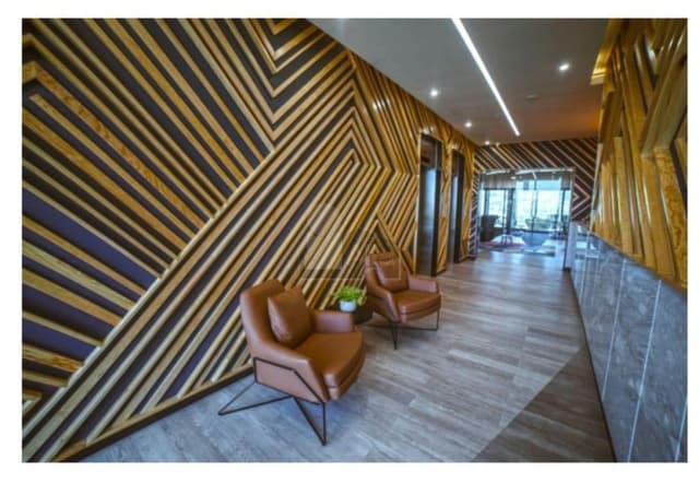 Oficina en renta, Torre Tanarah, zona Santa Engracia, San Pedro Garza Garcia, Nuevo León. Un piso