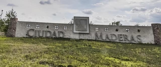 Terreno en Venta en Ciudad Maderas, Lagos de Moreno, Jal. a la Salida carr. León-Lagos