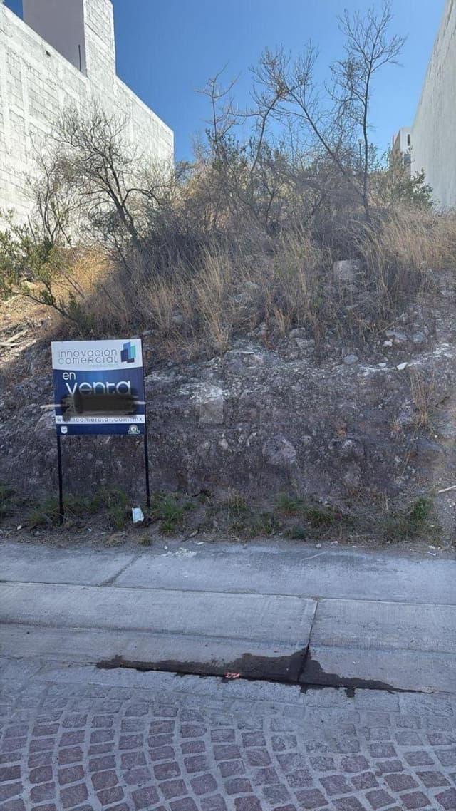 Terreno en venta en Cumbres del Lago Juriquilla, 200 mil pesos por debajo de su valor catastral