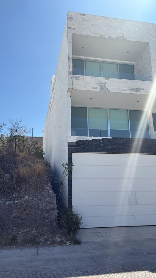 Terreno en venta en Cumbres del Lago Juriquilla, 200 mil pesos por debajo de su valor catastral