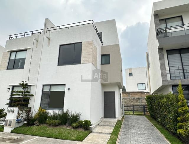 Casa en venta de 3 recámaras, en Villas del Campo, Calimaya, Estado de México.