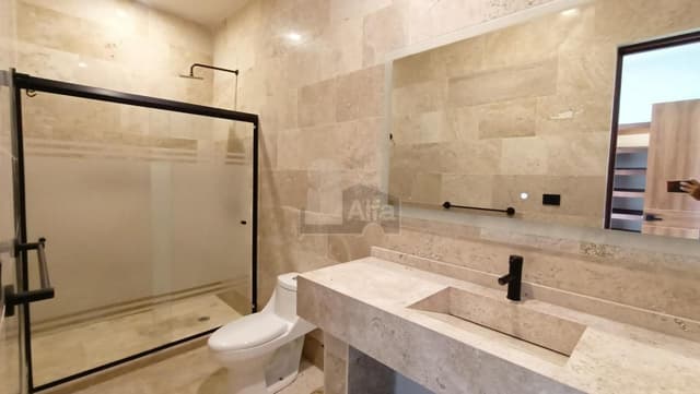 Casa en Venta en Privada Segura, acabados Residenciales. zona de Villamagna y Privadas San Ángel