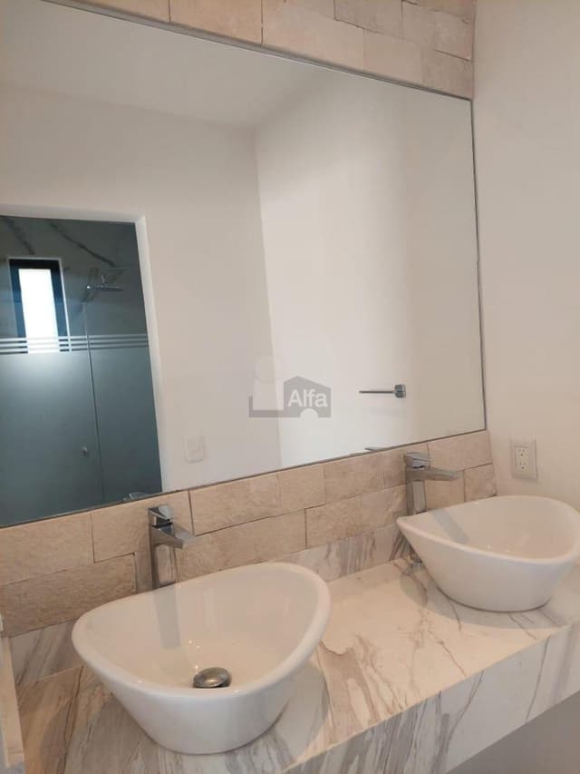Venta casa 5 recs y 5.5 baños en Residencial RIO, Cancún Quintana Roo