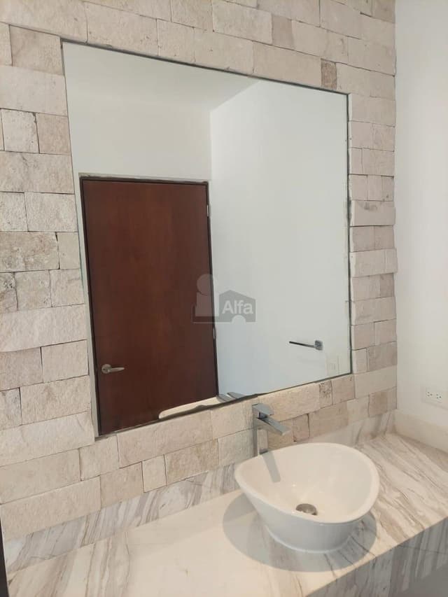 Venta casa 5 recs y 5.5 baños en Residencial RIO, Cancún Quintana Roo