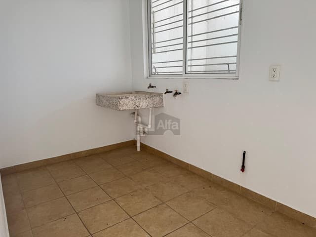 Casa en Venta-renta con Amenidades en San Mateo Atenco, Estado de México.