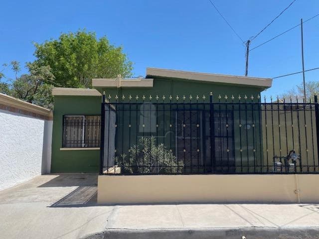 Casa sola en venta en Burócrata, Juárez, Chihuahua