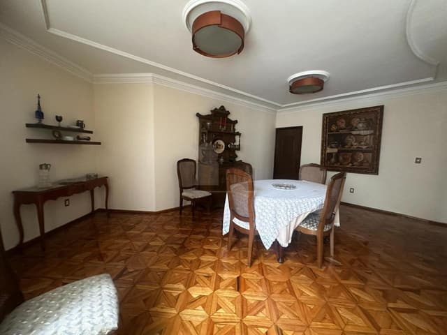 Lujosa residencia en venta en Residencial Colón, Col. Ciprés en Toluca