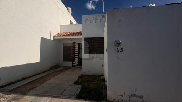 Casa en Venta al Norte de la Ciudad en Jardines de Campo Real