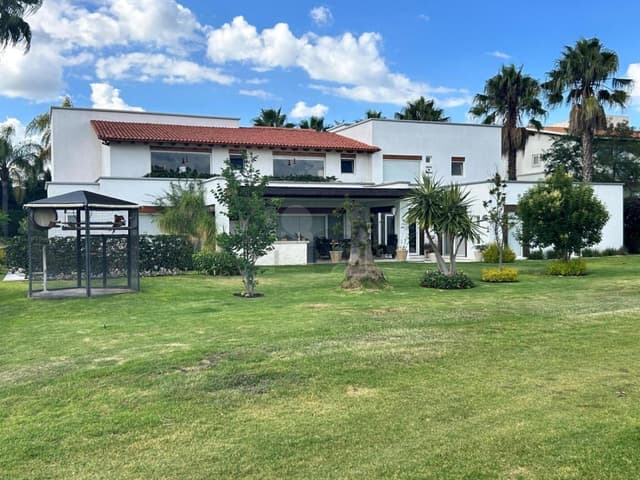 CASA EN CAMPO DE GOLF EL CAMPANARIO