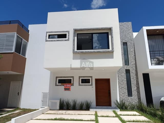 Casa en Venta 3 recs 3.5 baños, Arbolada Cancun Quintana Roo