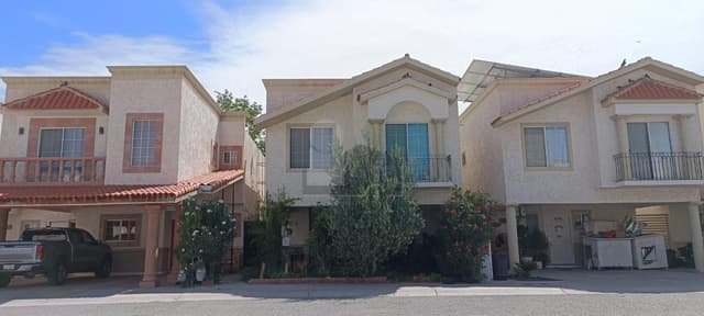 Casa en venta ciudad Juárez Chihuahua Fraccionamiento Canto de Calabria