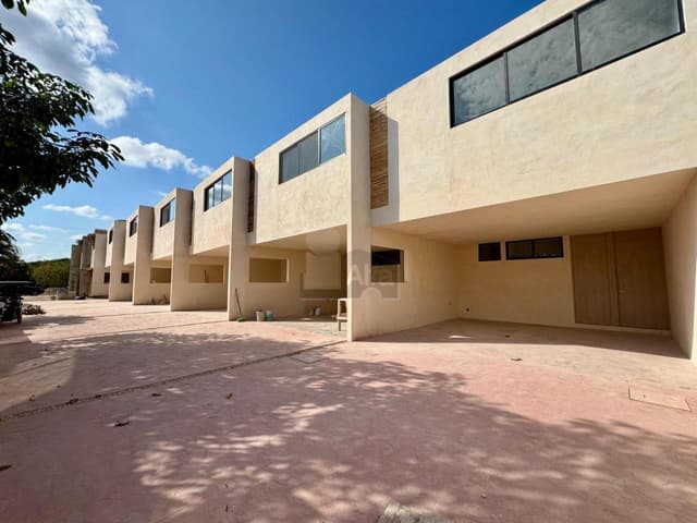 Townhouse en Dzitya, 3 recamaras, 173m2 de construccion