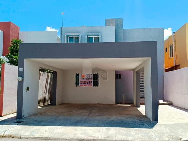 Casa en ALTABRISA, ubicación privilegiada, 3 recamaras, 2.5 baños, A/C, Cocina integral.