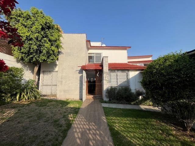 CASA EN VENTA EN PASEOS DEL BOSQUE