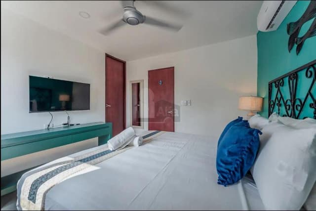 Villa de 3 niveles, 3 recamaras, a 1 cuadra del mar de Chicxulub Pto. Ideal para rentas vacacionales