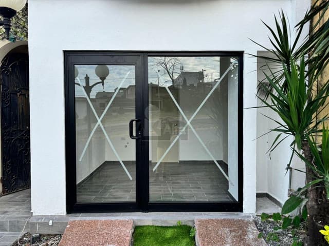 Local en renta, Cumbres 3er sector, Monterrey, Nuevo León