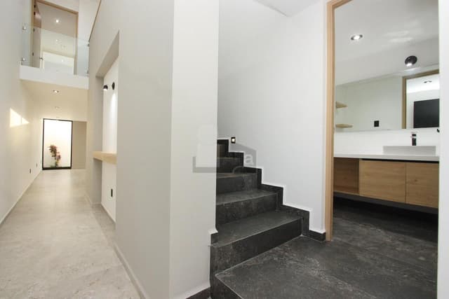 Casa en Venta con Acabados Residenciales en Priv. por Universidad Politécnica, San Luis Poto