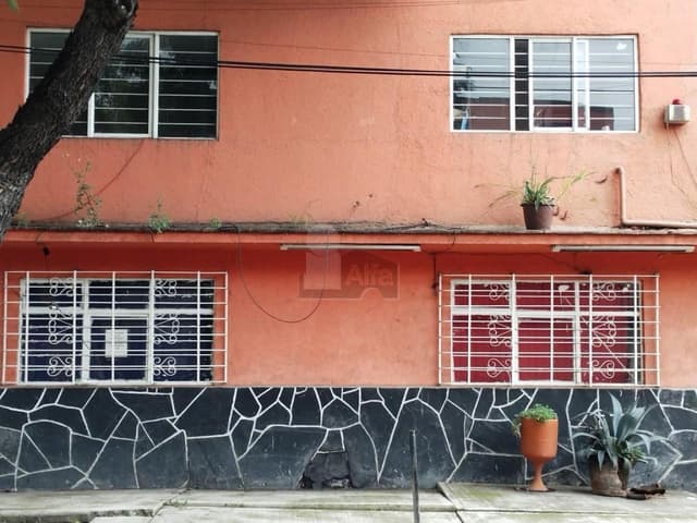 EXCELENTE OFICINA PARA FUNCIONES ADMINISTRATIVAS O MEDICAS.