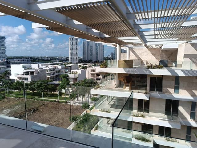 PH en Venta de 4 Recs y 5.5 baños Marina Puerto Cancun