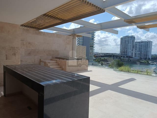 PH en Venta de 4 Recs y 5.5 baños Marina Puerto Cancun