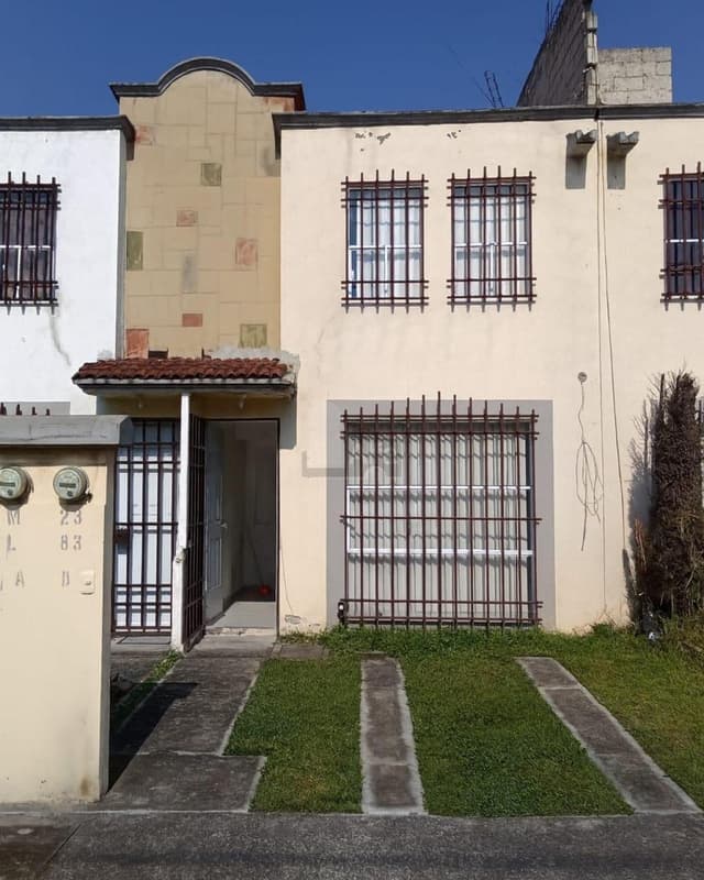 ¡Deja de buscar! Esta casa en Hacienda del Valle II lo tiene TODO
