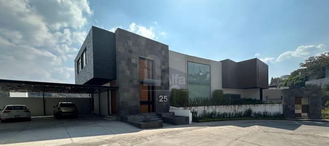 Residencia con alberca en Bosques de las Lomas