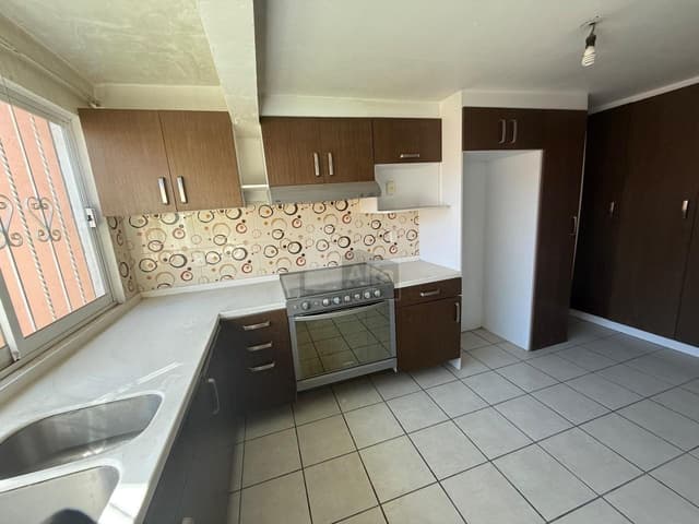 Casa sola en venta en Bosques de Colón, Toluca, México