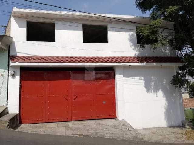 Se vende amplia casa de 5 recámaras en San Juan Tepeximilpa, Tlalpan
