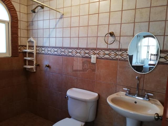 Se vende amplia casa de 5 recámaras en San Juan Tepeximilpa, Tlalpan