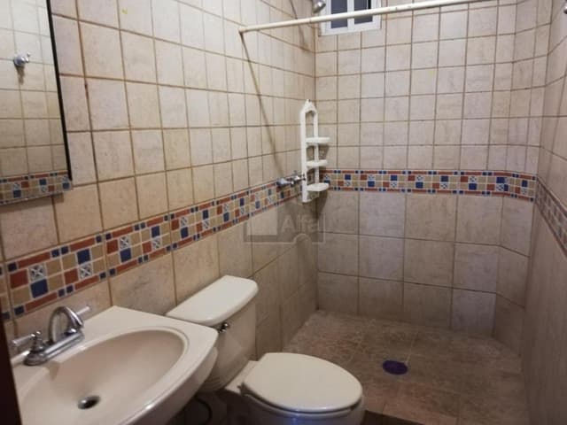 Se vende amplia casa de 5 recámaras en San Juan Tepeximilpa, Tlalpan