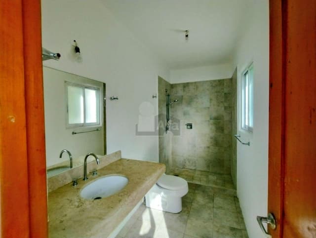 Casa en venta, diseño y confort y el estilo de vida familiar, 3 recámaras, 2.5  baños, sala, cocina.
