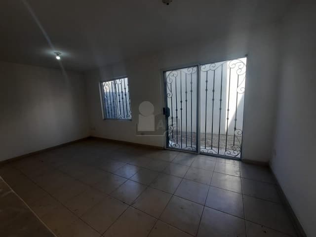 CASA EN RENTA AL PONIENTE DE SALTILLO EN FRACC. TRIANA
